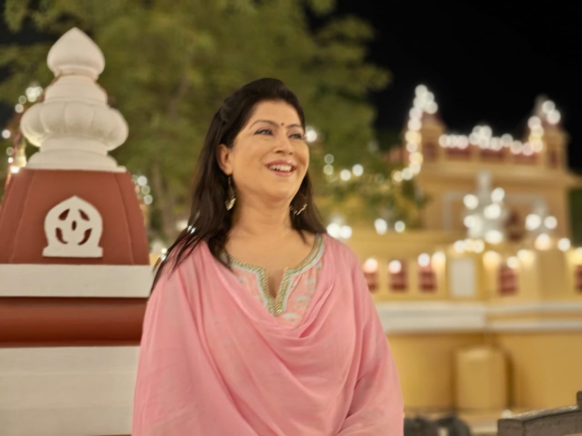 journomitalli1's tweet image. In the depths of my soul, Krishna’s love is the only melody that plays, a tune that resonates with the rhythm of eternity. To love Krishna is to surrender every heartbeat, every breath, to the divine dance of the universe.

#KrishnaLove #DivineConnection #SpiritualAwakening