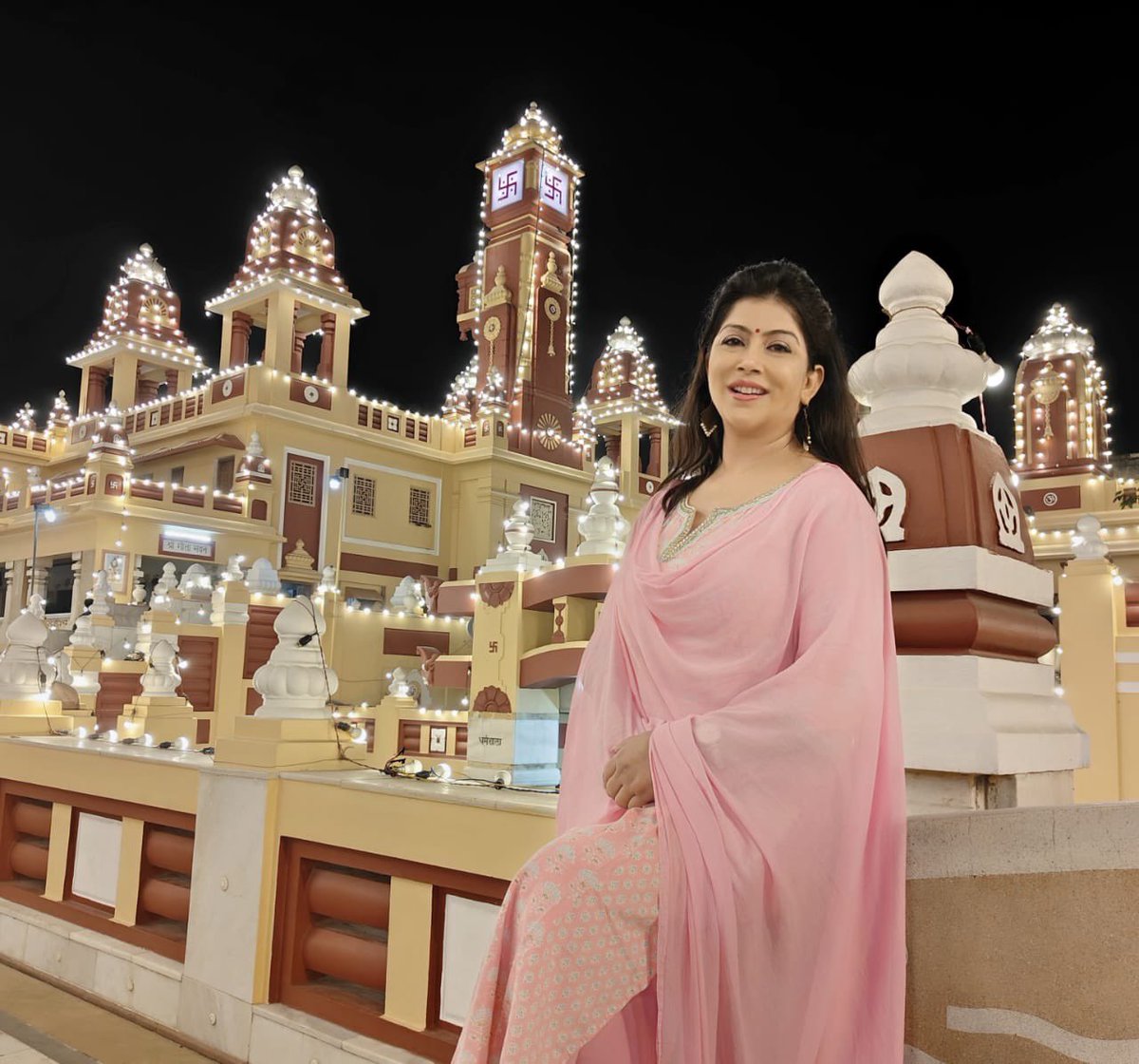 journomitalli1's tweet image. In the depths of my soul, Krishna’s love is the only melody that plays, a tune that resonates with the rhythm of eternity. To love Krishna is to surrender every heartbeat, every breath, to the divine dance of the universe.

#KrishnaLove #DivineConnection #SpiritualAwakening