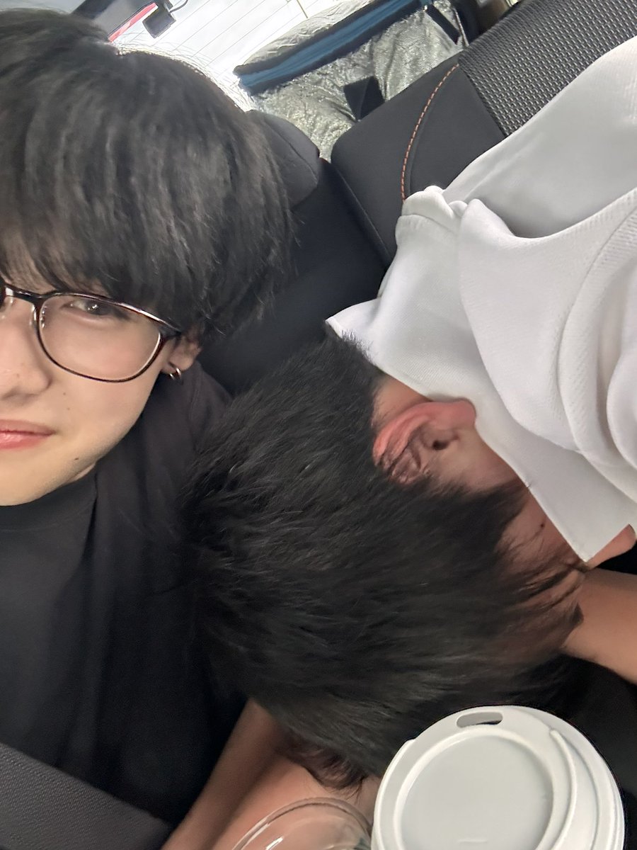 daiki31243's tweet photo. 酔っ払って撮った時の https://t.co/jr8g0n5EcA