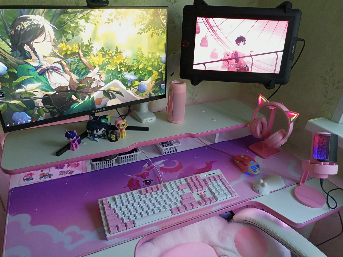 BelkaSempai's tweet photo. i think some of you have already seen this pic on my banner, but now it's time to post it XD
i drew this for my new deskmat, and it's finally here! now my setup is even cuter and cozier than it was before >w<
#mlp
(and i guess this post also counts as #artistsetup hehe) https://t.co/QCCoFcJ9i7
