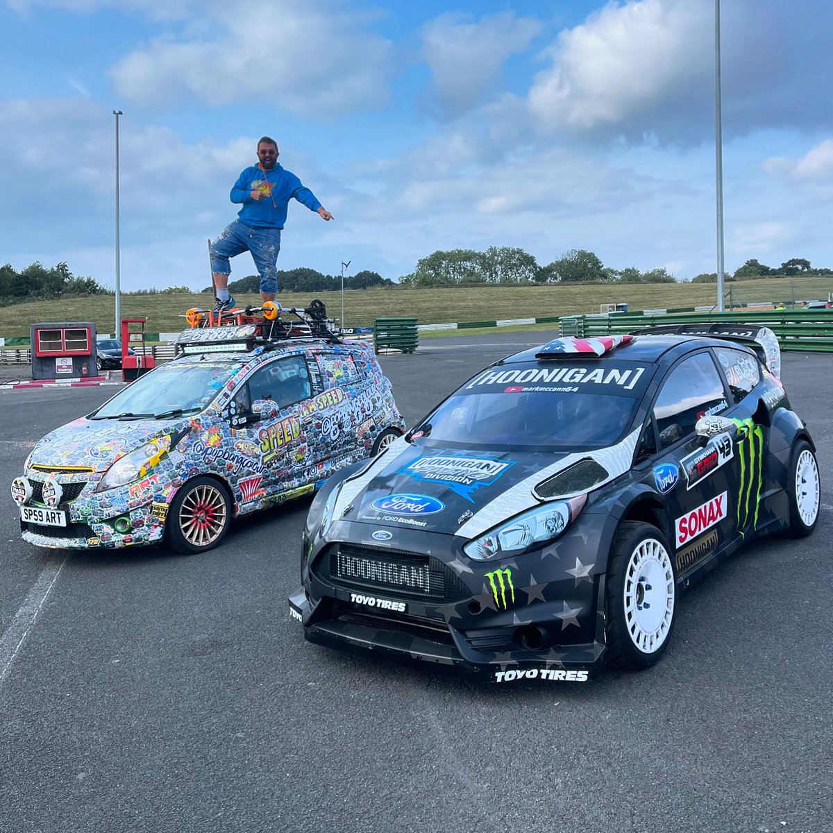 Popbangcolour's tweet image. It’s that time at @mallorycircuit for the Mark McCann 64 ‘s show on a Bank Holiday Monday with Petrolheadonism.Club … #PopbangGONE! 

Yes, that’s the real #kblock43 RX43 Gymkhana car. 😍