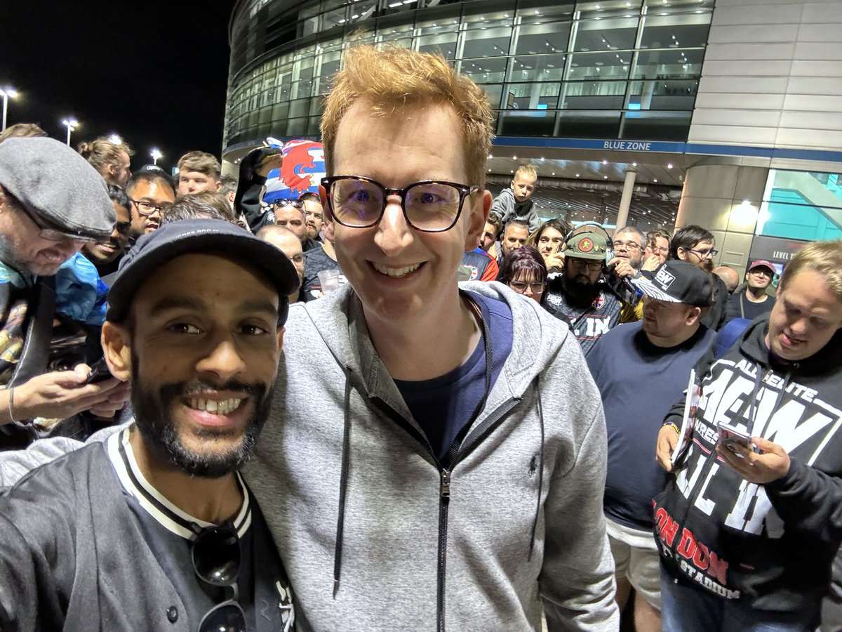 LegendLarry_'s tweet photo. Pleasure as always meeting the main man @adamwilbourn https://t.co/wzS1EHcqzM