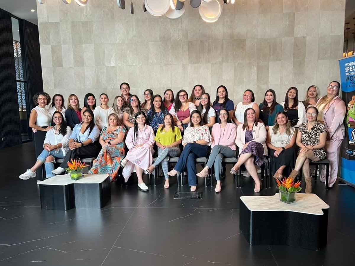 Pastelitocr's tweet photo. We celebrated the 4th in-person edition of the #WordPress #WPDiversity Speaker Workshop for Women Voices in Latin America last Saturday. 32 women gathered to learn public speaking tips and do many activities. Very happy and proud of the organizing team! https://t.co/RweOWqflle