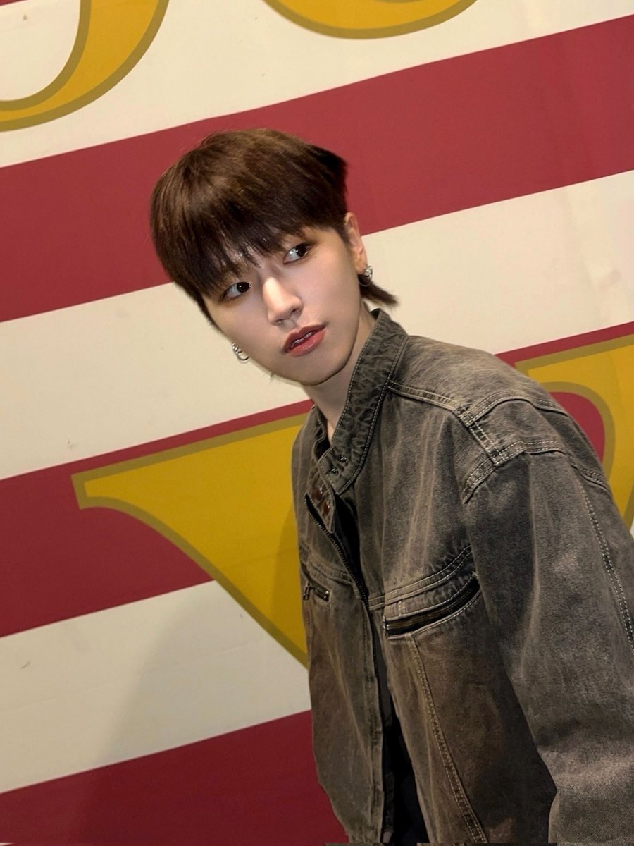 BOYNEXTDOOR_twt's tweet photo. 컨셉필름 퇴근 길
#ONEDOOR #NiceGuy #RIWOO #BOYNEXTDOOR https://t.co/Caoq6BB8fZ