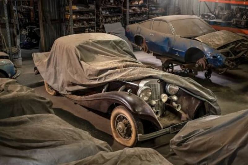 AstonMartinStrt's tweet photo. Uitzonderlijke schuurvondst van tientallen klassiekers binnenkort geveild https://t.co/jJbKssrLPE https://t.co/fQfxqVts1K