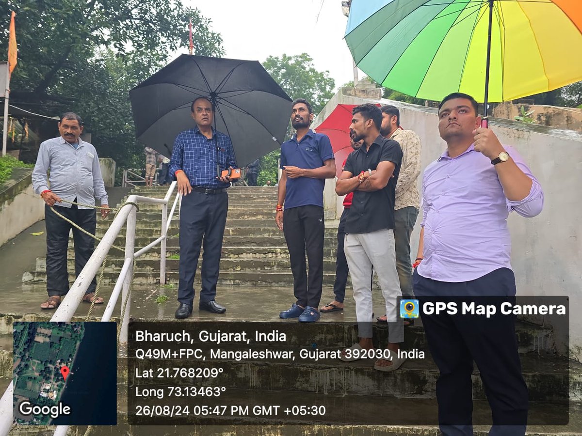 DDOBHARUCH1's tweet photo. આજરોજ જિલ્લામાં ભારે વરસાદ તેમજ સરદાર સરોવરના પાણીથી અસરગ્રસ્ત થતાં ભરૂચ તાલુકાના શુકલતીર્થ,મંગલેશ્વર તેમજ નીકોરા ગામની મુલાકાત લીધી તેમજ કબીરવડના મઢી ઘાટ ખાતે મુલાકાત લઈ TDO,ભરૂચ તેમજ TCM ને બચાવ તેમજ રાહત કામગીરી માટે જરૂરી માર્ગદર્શન તેમજ સૂચના આપી.
@CMOGuj 
@GujDCoffice https://t.co/FtvXtQWr2j
