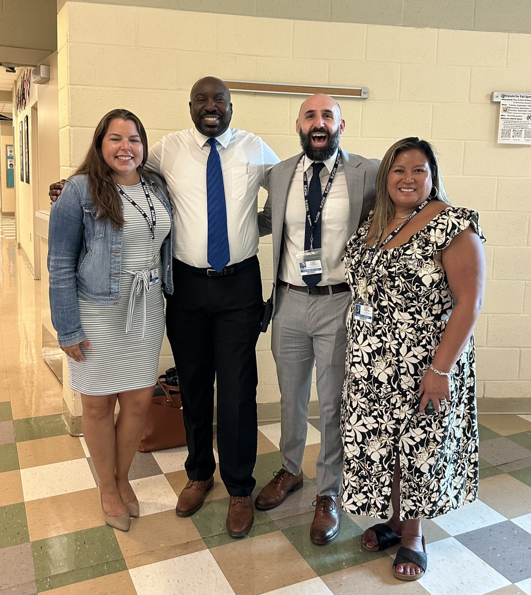 mcpsslu's tweet photo. The Rocky Hill energy was in abundance today!#MCPSFirstDay #MCPSforward @MCPS_RHWildcats @PrincipalRHMS https://t.co/xYkymjpNjL