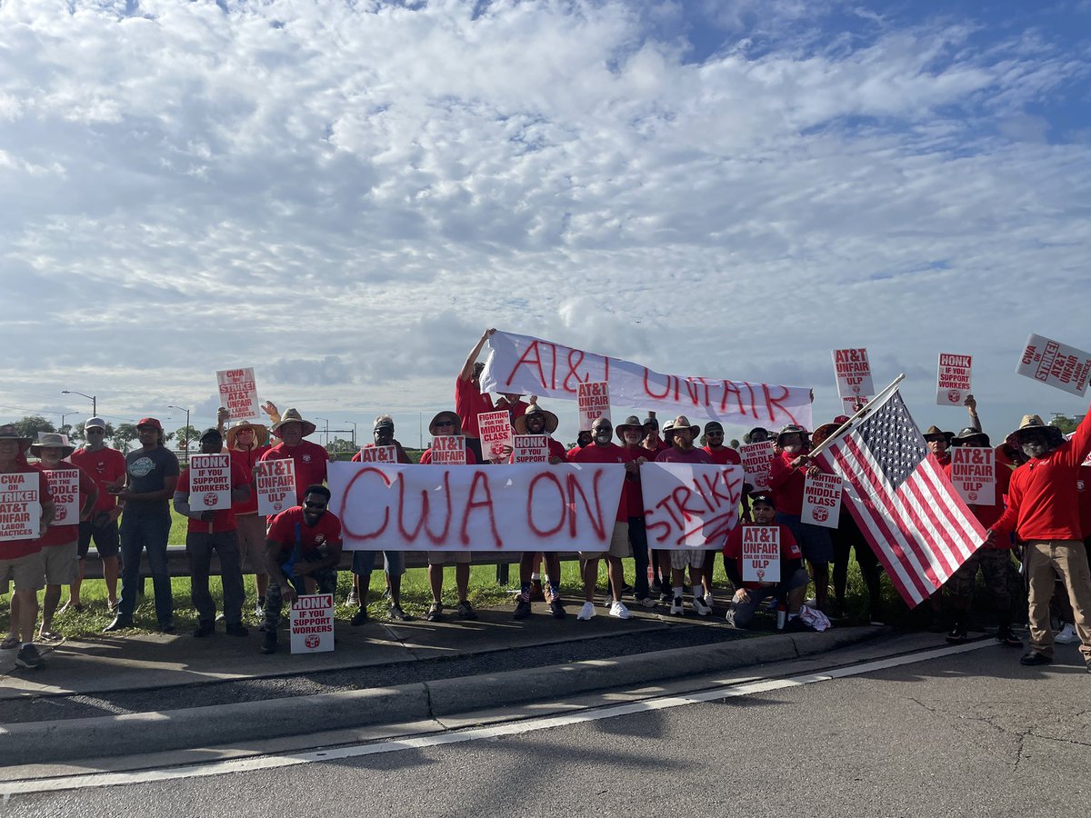 PBNewsGuild's tweet image. SOLIDARITY FOREVER with our union siblings at @CWA3108 and @CWAUnion at large in their unfair labor practice strike against @ATT.
We’re stronger together than we are apart ✊✊✊