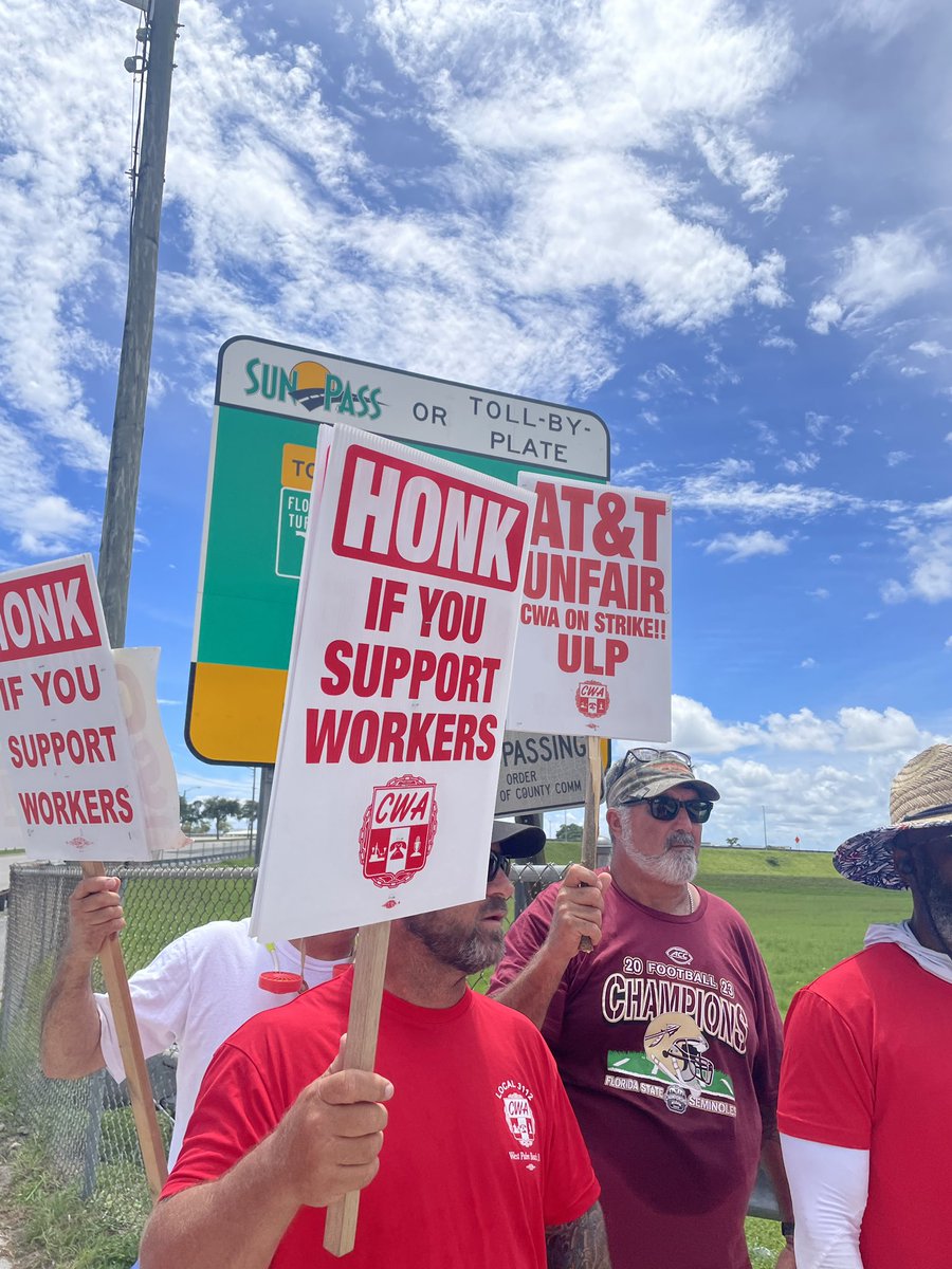PBNewsGuild's tweet image. SOLIDARITY FOREVER with our union siblings at @CWA3108 and @CWAUnion at large in their unfair labor practice strike against @ATT.
We’re stronger together than we are apart ✊✊✊