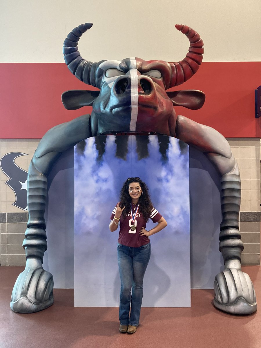 becerra_aaliyah's tweet photo. So thankful for the opportunity!!! #champions #flag #legacyflag #flagfb #flagfootball #football #girlsflagfb #girlsflagfootball #gotexans #legacytitans #nrg https://t.co/JNUvpvPMpQ