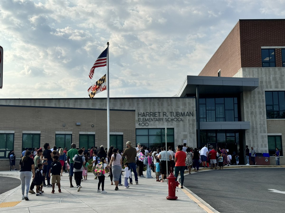 TubmanCSL's tweet image. Happy first day of school! 🏫 We’re ready for our students @HarrietTubmanES! It’s going to be a great, great year! @MCPS #MCPSfirstday #MCPSforward