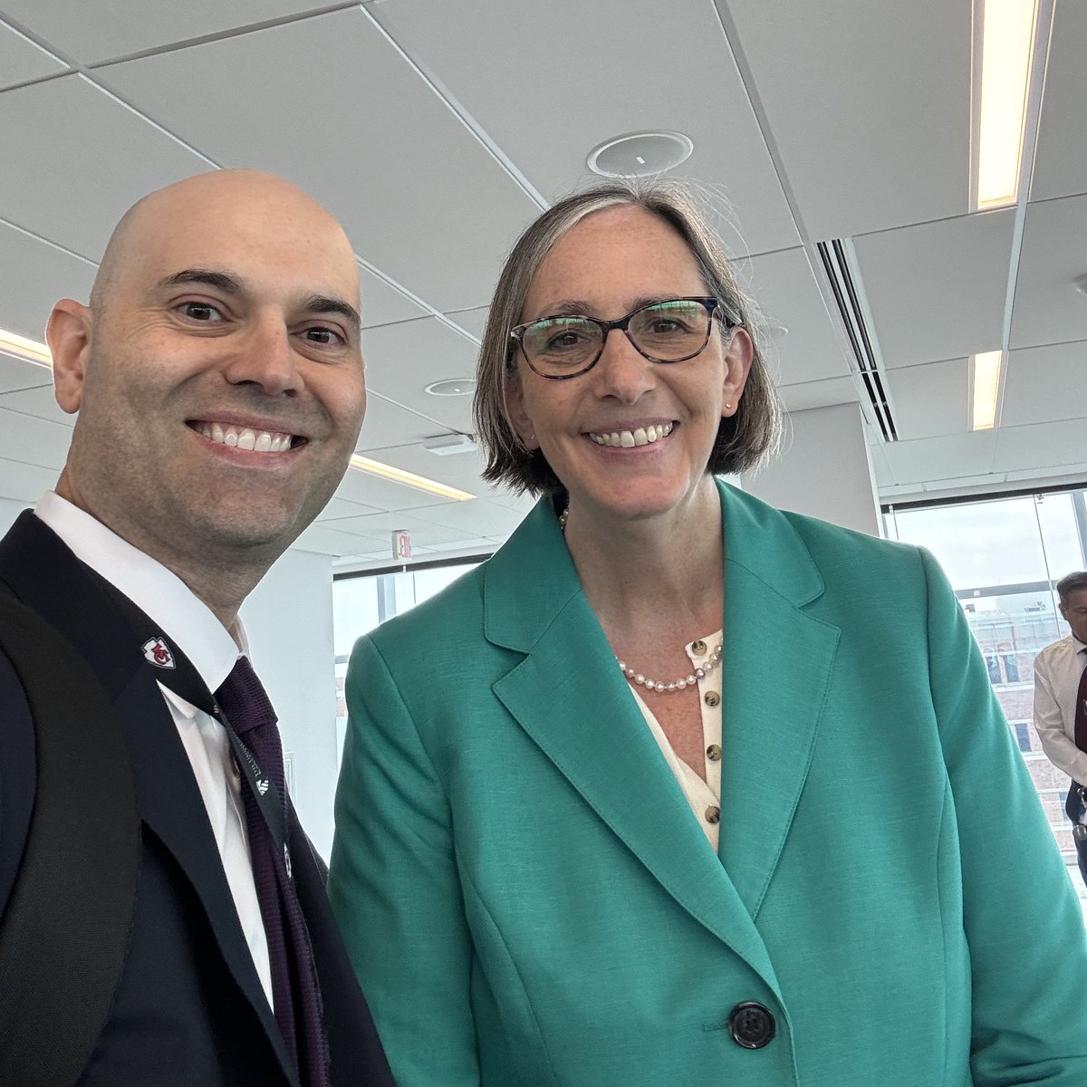 KURadonc's tweet photo. Dr. Kimryn Rathmell, the director of the @nationalcancerinstitute, visited with Dr. David Akhavan, Assistant Professor of Radiation Oncology, regarding the future of cancer care and next generation CAR T cell therapy. https://t.co/URfLUR2rmn