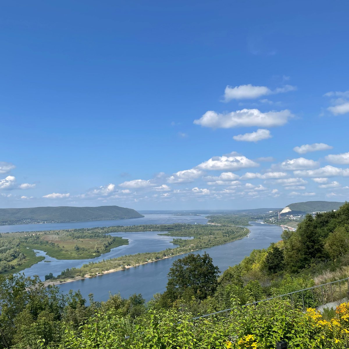 acheache's tweet image. Как дела, #Самара и #Тольятти? =)