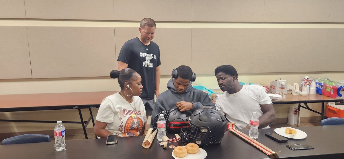 Coach Starin tweet media