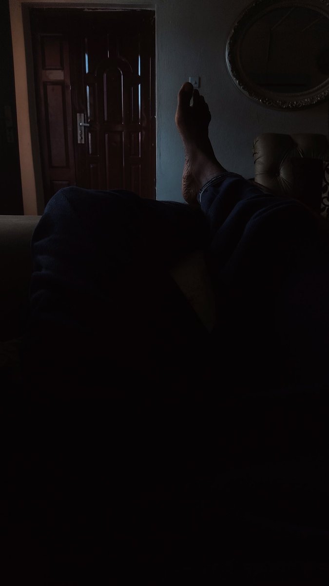 Ridhwwan's tweet image. What it looks like I&apos;m doing vs what I&apos;m actually doing.

PS: this is me testing after designing the high fidelity prototype. Not substituting for the user testing phase

#usabilitytest #usertest #highfidelity #uxresearch #uidesign  #productmanagement #research #Kuwait