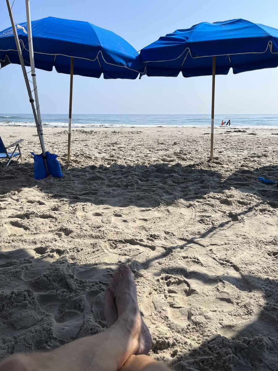 LiveaMemory's tweet image. Happily Here’s My Current Situation -
I’m Hanging Out On a #Beach In #NorthCarolina.🏖️⛱️
Share a Pic or Tell Us Your #CurrentSituation.😀👍
#BeachDay