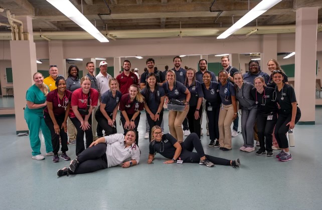 vcomlouisiana's tweet photo. This weekend, VCOM medical students from all four classes participated in providing sports physicals for ULM baseball, softball, beach volleyball, tennis and track and field athletes. #vcom #vcomlouisiana #ulmwarhawks #SportsMedicine #vcomproud #ulm https://t.co/r8f2vFYEEP