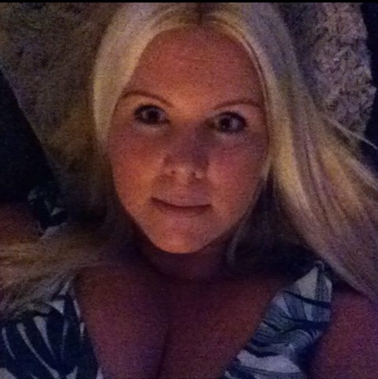 Aliceexpose's tweet image. Can I join that pornmovie soon? Get me two guys please. 😍🙈