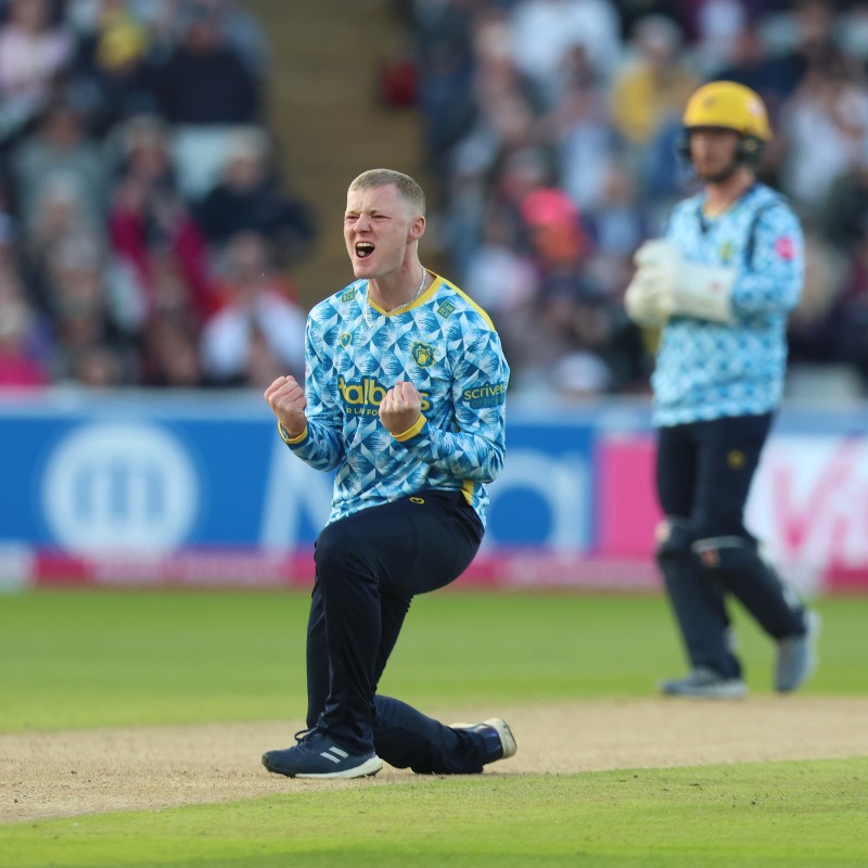 WarwickshireCCC's tweet image. 𝘾𝙤𝙣𝙜𝙧𝙖𝙩𝙪𝙡𝙖𝙩𝙞𝙤𝙣𝙨 Dan Mousley and Jacob Bethell who've made the England squad for the white-ball series against Australia! 🤩

Mousley has been picked for the 3 T20Is, and Bethell has been selected for the T20Is and 5 ODIs.

The Bears are behind you! 💪

🐻#YouBears