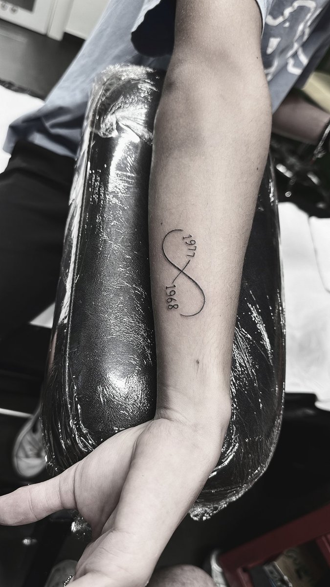 AlleTattoo's tweet photo. #alletattoo #infinito #tattoo #tatuaggio #scritta  #26agosto https://t.co/cYCq2qSnpj