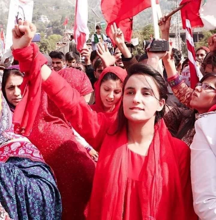 irfan_comrade's tweet photo. جموں کشمیر نیشنل سٹوڈنٹس فیڈریشن (جے کے این ایس ایف)کی رہنما عاصمہ بتول کو پیر کے روز عباسپور پولیس نے توہین مذہب کے الزام میں گرفتار کر لیا ہے۔جس بھرپور مزمت کی جاتی ہے @AWGoraya @AmmadnaseerKhan https://t.co/9rYgFHSywE