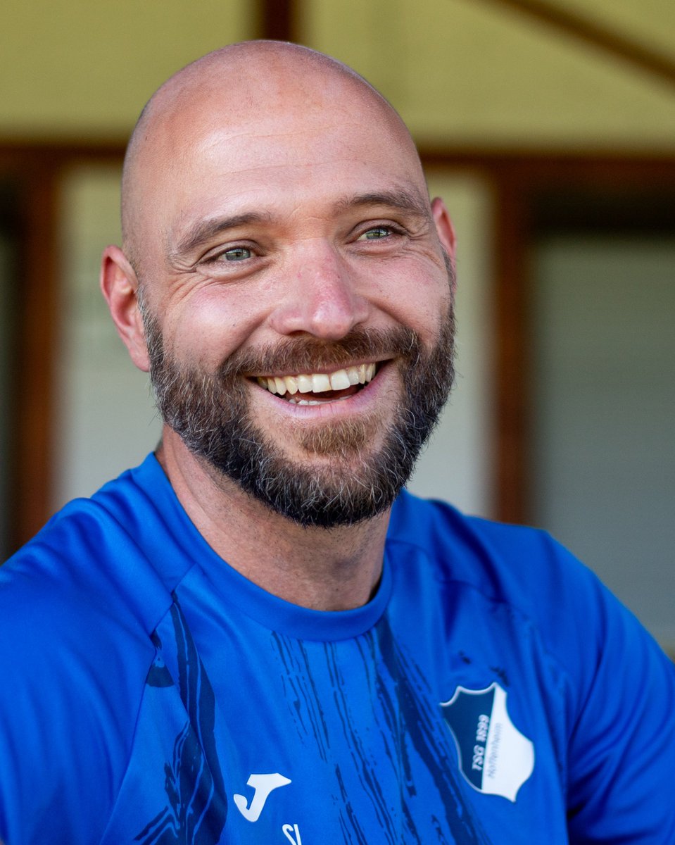 HoffeFrauen's tweet photo. Neue Saison, neue Rolle. 🆕
Seit diesem Sommer ist Stephan #Lerch ausschließlich als Sportlicher Leiter bei der TSG aktiv.
Wie er sich in die neue Rolle eingefunden hat & wie er die Vorbereitung bewertet, erzählt er im Interview
👉 https://t.co/8KsRqwkQGP
#TSGFrauen https://t.co/45cIiG0LIN
