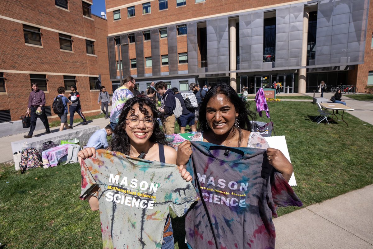 GMU_COS's tweet image. Welcome back, #MasonScience! 🔬✨ The first day of classes is here, and we’re excited to see where your curiosity and passion for discovery will take you this year. Let’s make it a semester filled with breakthroughs and innovation!