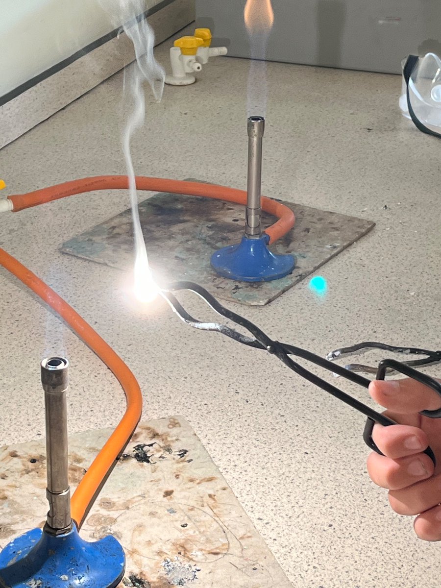 Our new S1 are lighting up science 🧪 <a href="/StMungosAcademy/">St Mungo's Academy</a>