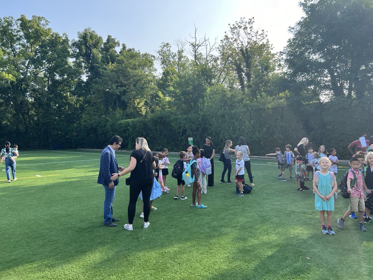 wiebemcps's tweet image. Welcome back to all our Somerset Super Squirrels 🐿️ ! It’s going to be a great year!

#mcpsfirstday