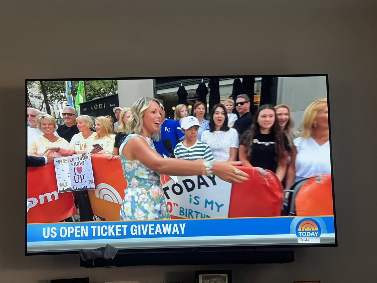 bemandajoy's tweet photo. Just because I have nothing nice to say will wonder *aloud* [again] when @nbc will [please] fire Dylan Dreyer. Let her stay home and be a trad wife (or send her to the Golf Channel). She is superfluous and her presence and attempts at contributing are grating at best. https://t.co/pRs1jnC1Nq