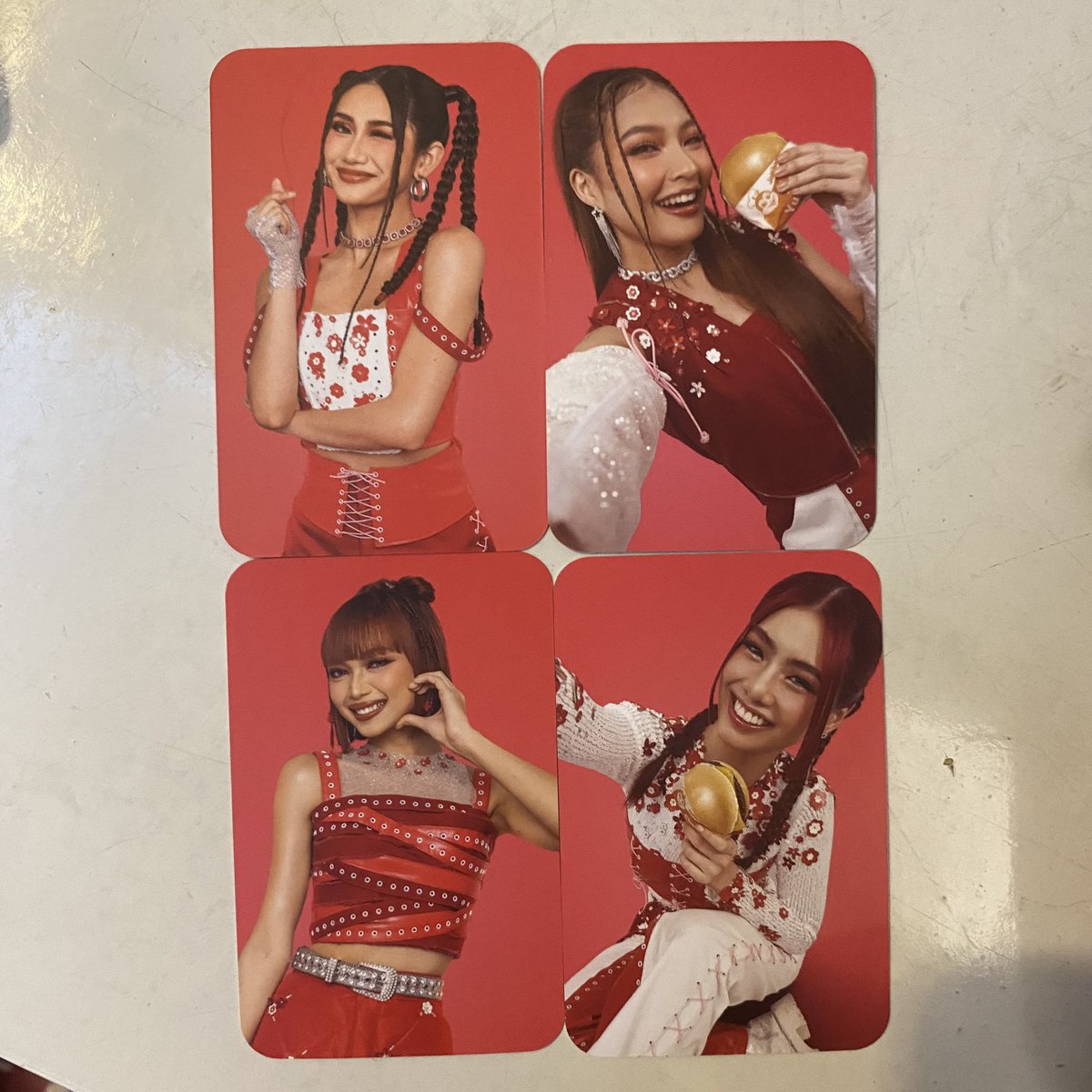 ctrlceah's tweet photo. 🐈 #wtshoko wts wtt jollibini pcs ph 💥

have: sheena heart, gwen heart, colet burger, and mikha burger (80 ea if buying) 
want: any stacey or aiah 🥹 

t. sheena gwen mikha colet staku aiah bini jollibee pc https://t.co/KJiyDzXMEL