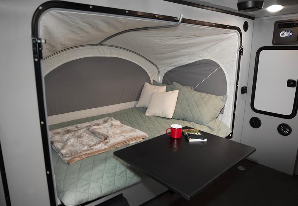 EncoreRv's tweet photo. 🔹Model Monday🔹: [RŎG 14TH]

Key Features:
🛏 (1) R/S Tip-Out Bunk / (1) C/S Window w/ Shade (14TH1)
🛏🛏(1) R/S Tip-Out Bunk / (1) C/S Tip-Out Bunk (14TH2)
🍳 Kitchen
💢 Large Pass-Thru Storage 
👕 Large Closet

Learn more: https://t.co/qh8TXSpMuV 

#toyhauler #rv #travel https://t.co/bgSodowPld