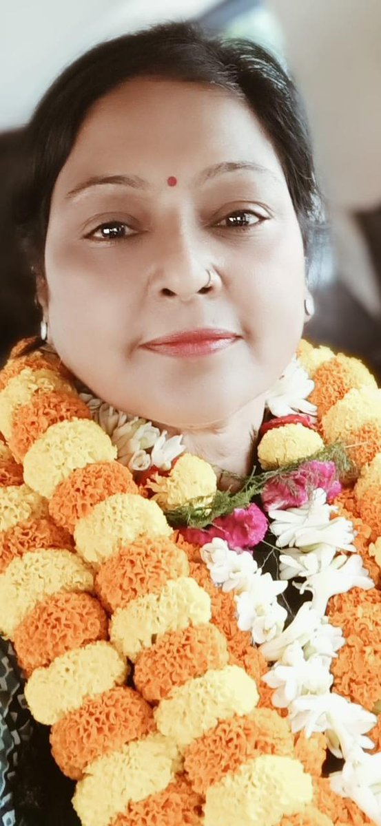 श्री राम भगवा सेना परिवार की निदेशक एवं लीगल टीम हेड <a href="/AdvVinitaSRBS/">Adv.Vinita Singh 🚩🚩🚩🚩🚩(श्री राम भगवा सेना)🚩</a> जमशेदपुर बार काउंसिल चुनाव में इतिहास रचते हुए प्रथम महिला उपसचिव निर्वाचित हुई है। यह सम्पूर्ण परिवार के लिए गौरव का पल है। #रण_में_भगवाधारी सदैव अपने कार्यों से सनातन हित में सेवा कार्य करते आएं है।
