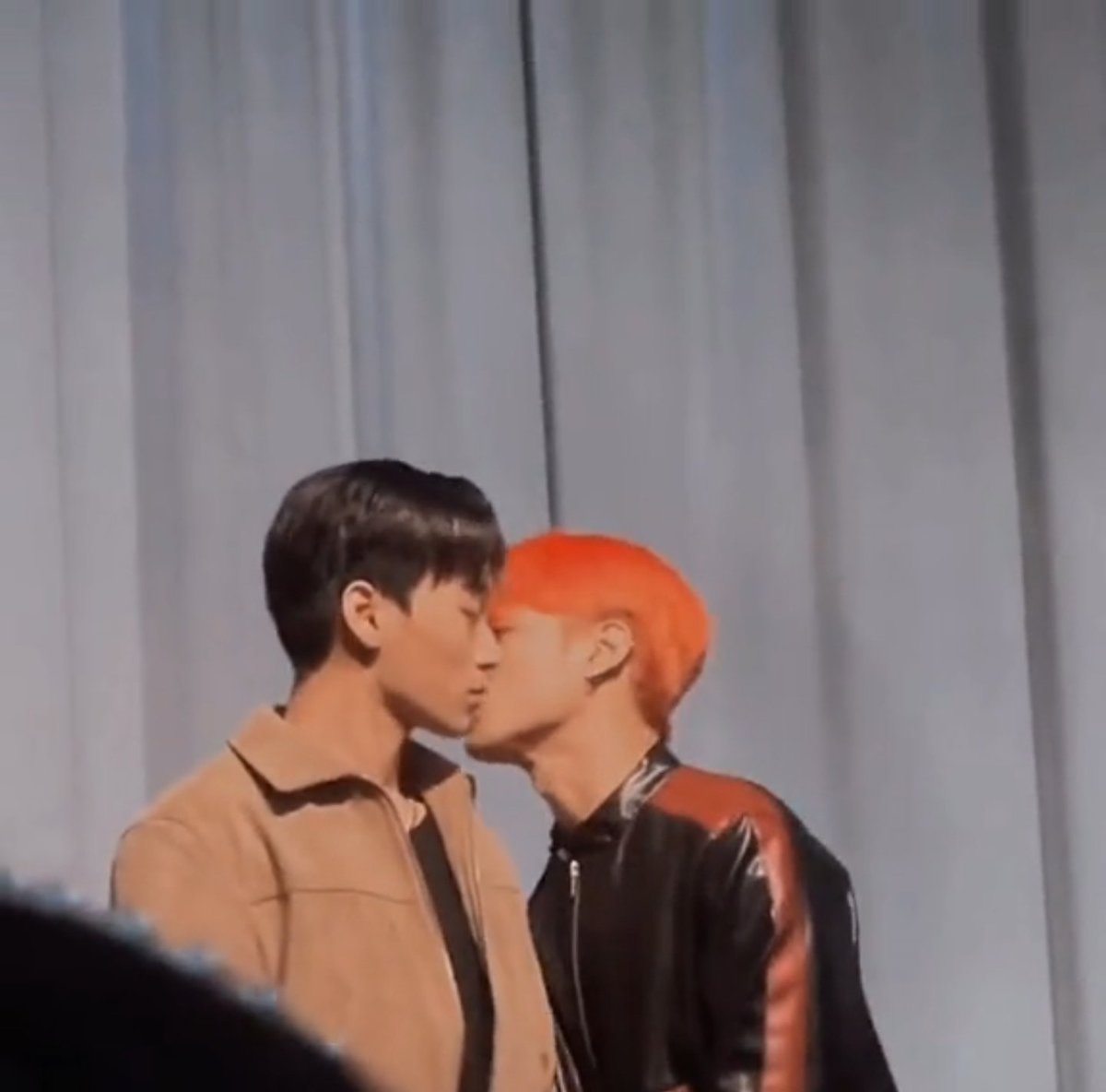 vikingateez's tweet photo. when they ♡ https://t.co/6Hn4mGe2gY