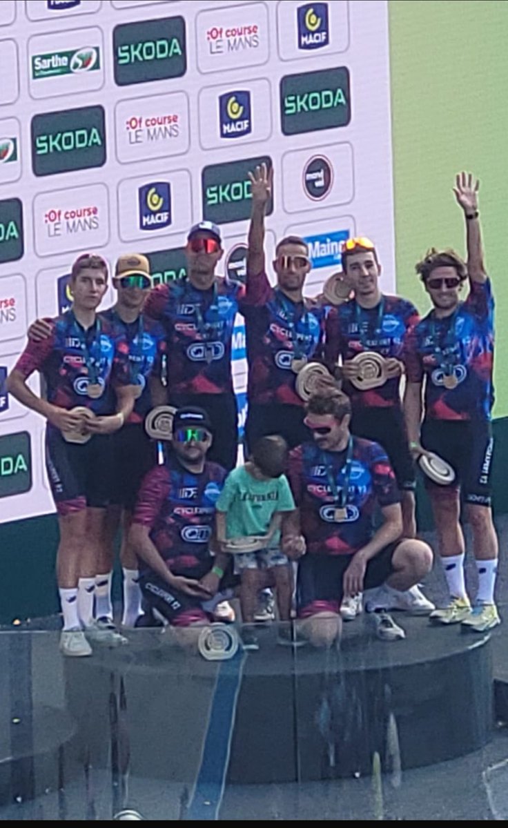 Vainqueur de la course de cyclisme mythique « Les 24h du Mans en Vélo » 
- Team 8 

Dors que 3h c’est pas si facile que ça ;) 

Quel expérience magnifique.
Apprentissage avec les meilleur cyclistes. 
De bonne augure pour la saison prochaine en triathlon