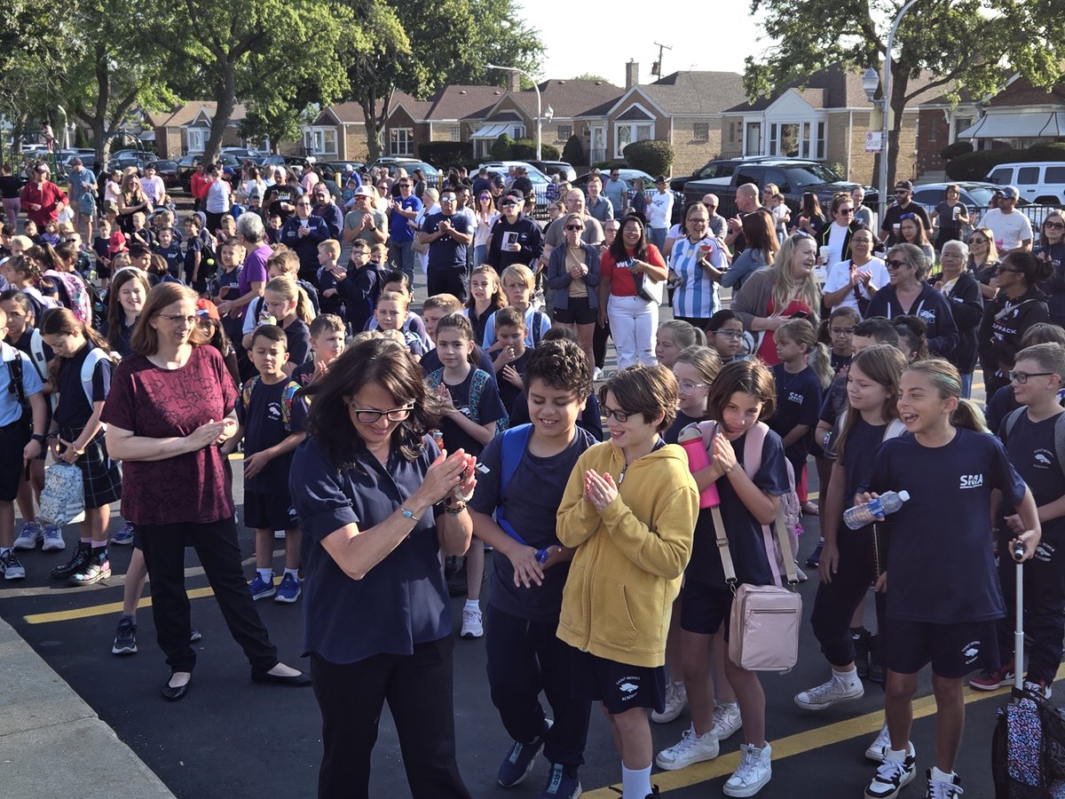 StMonicaAcademy's tweet photo. From Friday’s Mustang Morning Meet-Up, what a great way to end our first week! https://t.co/sMooTus4iI