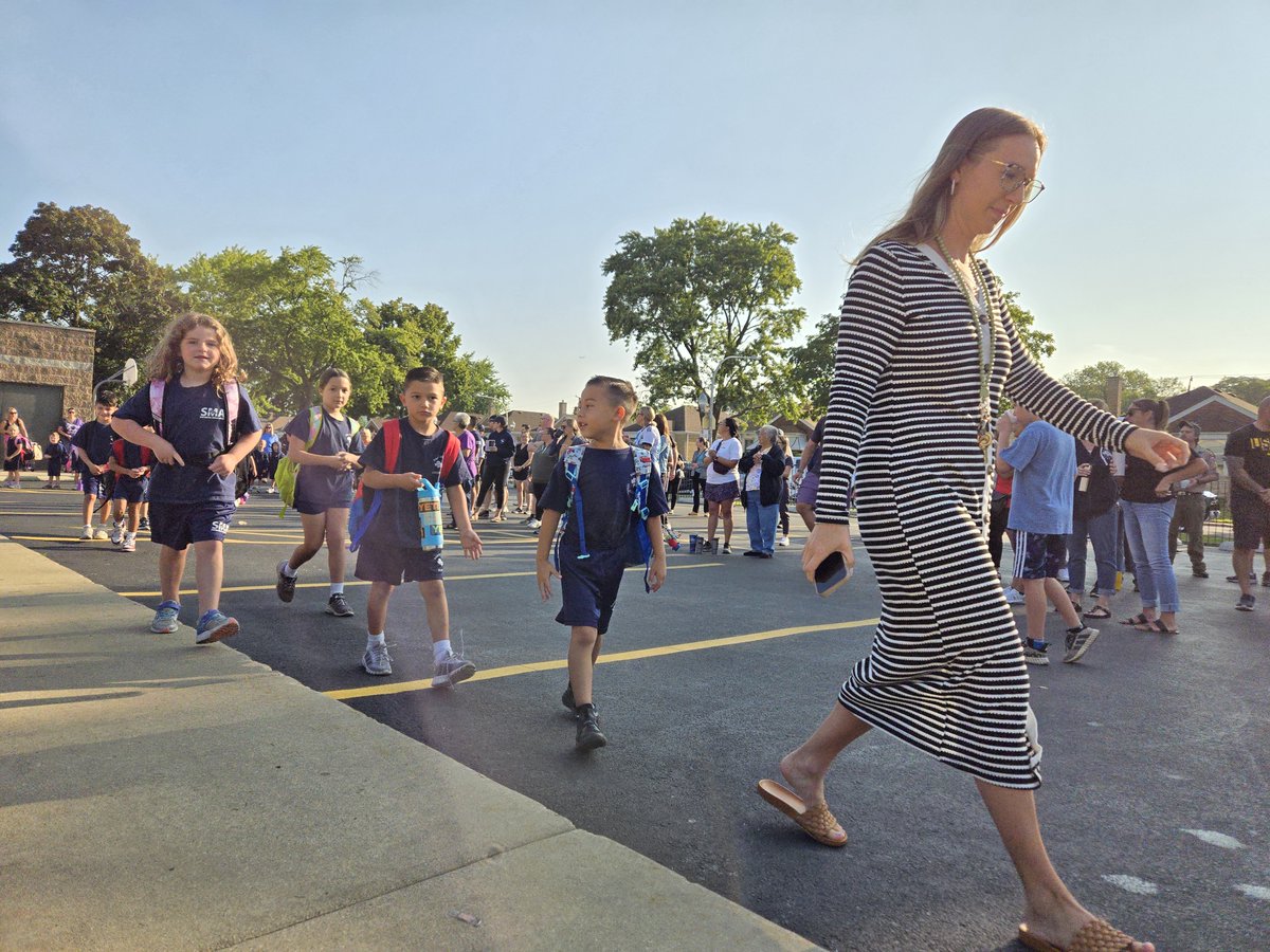 StMonicaAcademy's tweet photo. From Friday’s Mustang Morning Meet-Up, what a great way to end our first week! https://t.co/sMooTus4iI