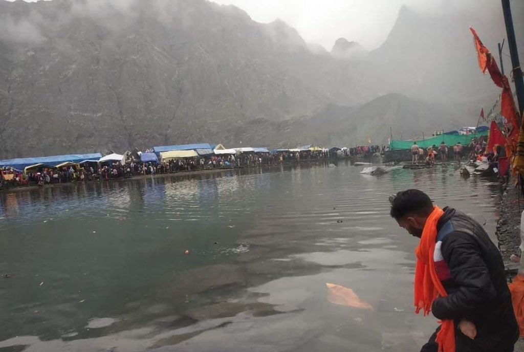 DDNewsHimachal's tweet image. श्री कृष्ण जन्माष्टमी पर मणीमहेश झील में करीब 50 हजार श्रद्धालुओं ने लगाई आस्था की डुबकी।

#Manimahesh #HimachalSamachar #DDNewsHimachal