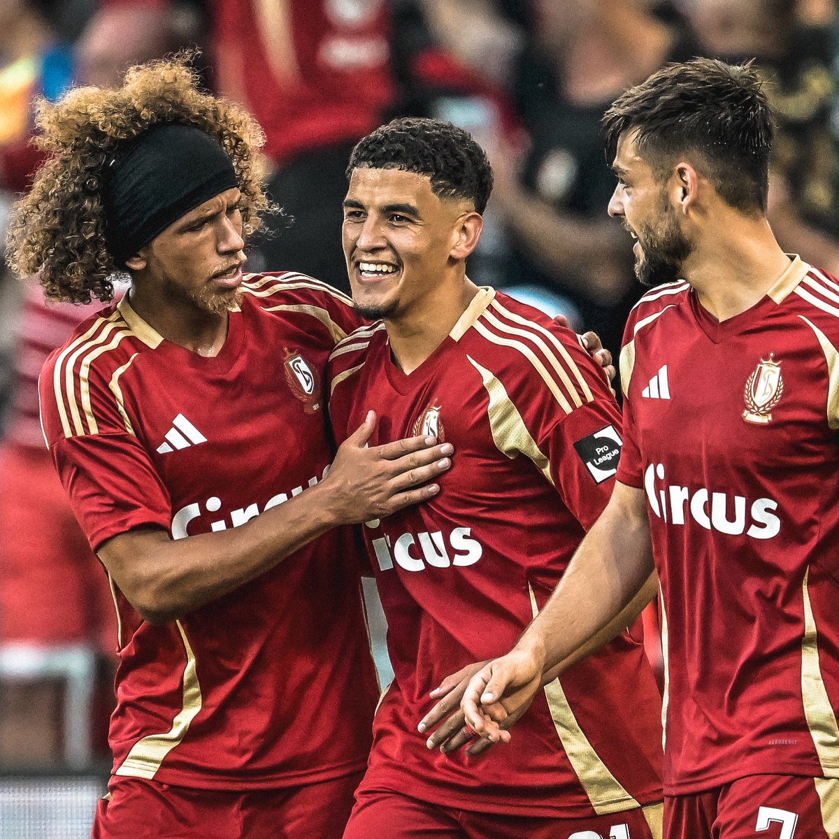 Standard_RSCL's tweet photo. 🥶 Le sang froid de Soufiane. 🫡

#STABEE #COYR 🔴⚪️ https://t.co/Ih5YEwh1SO