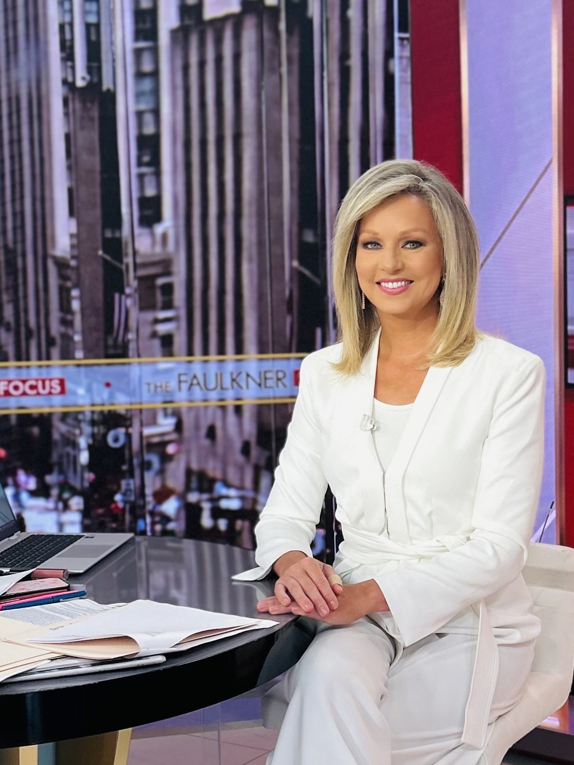 Sandra Smith on X: "Join me LIVE anchoring 11am ET ⁦@FoxNews⁩ now https://t.co/JvfDsCY2oQ" / X