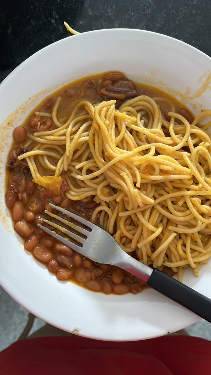 chefdangalhardo's tweet image. É muito errado comer Macarrão com Feijão ou tá safe?