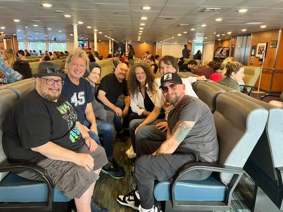 On the way home from our Saltspring Island show we ended up hanging with Jamie Woolen (drummer) of Tears for Fears.  Thanks to Chris Pollard and Kirsten Nash  for your awesomeness. When the universe gets it right.
Cheers, 🍷
#tearsforfears
#queenofscream
#darbymillsproject