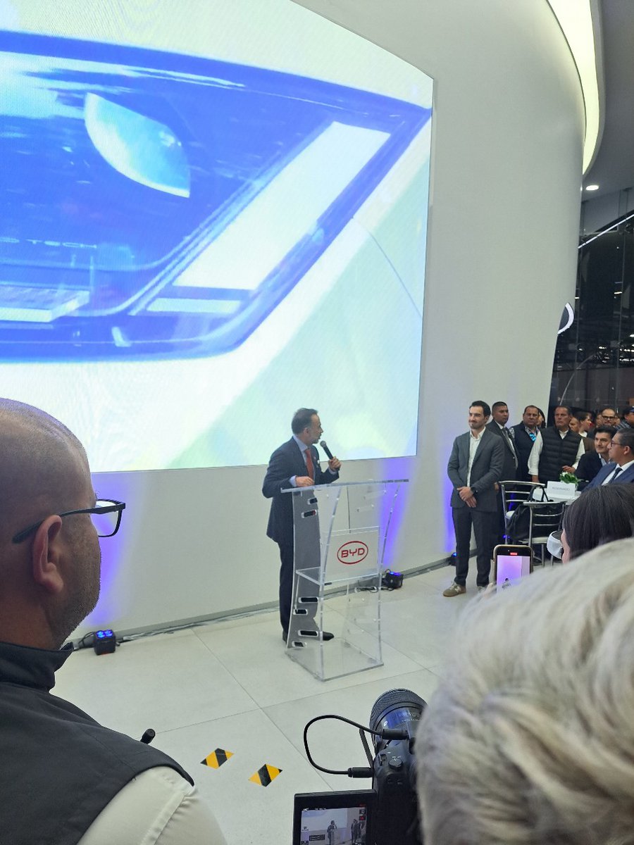 Flising_mx's tweet image. Celebramos la inauguración de la nueva agencia #BYD en #Metepec junto a nuestro aliado comercial #GrupoContinental con quienes compartimos el compromiso de ofrecer lo mejor a nuestros clientes. 🚗✨