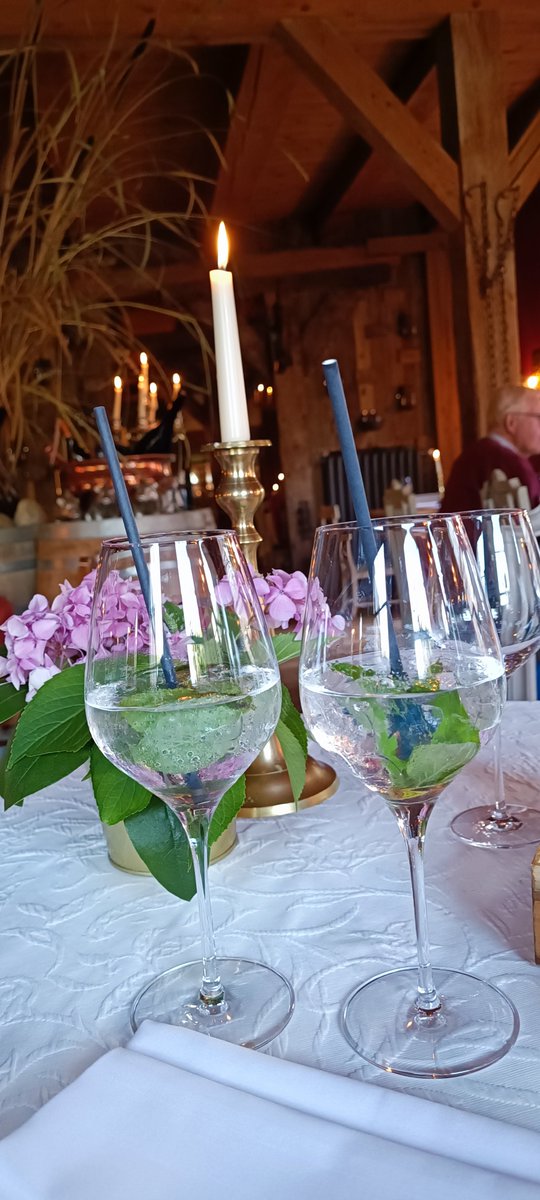 Restaurant Kuhhaus ,Gut Damp, ist ein sehr schönes Restaurant und eine sehr gute Küche, sehr zu empfehlen.👍😋