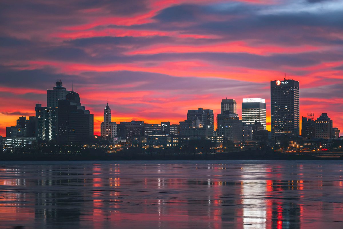 deepcityvisuals's tweet photo. Classic Memphis Views 📸

#Memphis #Cityscape #Photography https://t.co/OmtvcPX91U