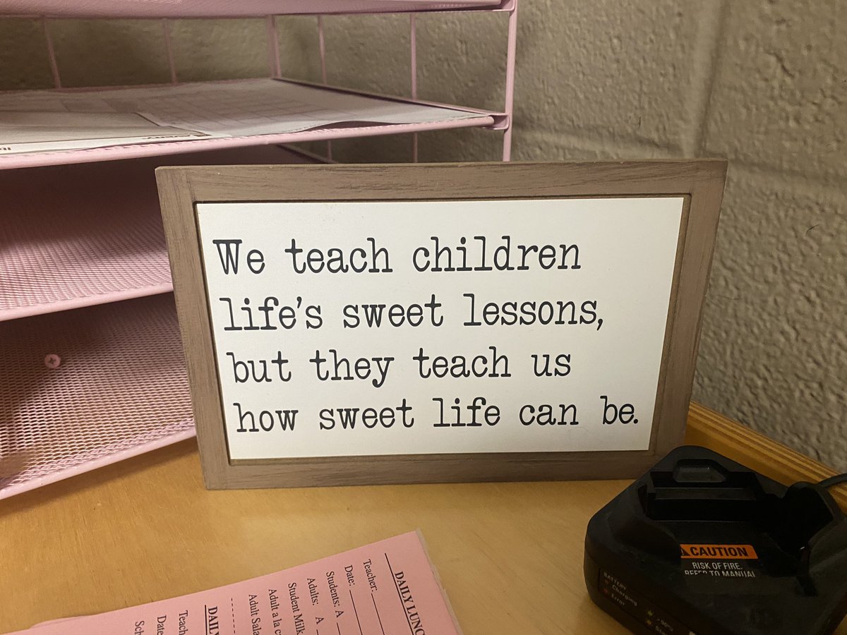 KimHawkinsOPS's tweet photo. Found this nugget of wisdom outside a classroom at Heartland today. #OPSMakeTodayCount https://t.co/wnRzlXL6bk