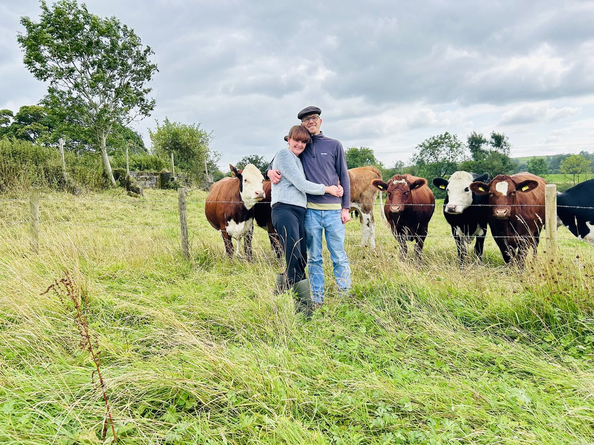 bernardsfarmuk's tweet photo. Ma’s pride & joy 🤩
(It’s the cows. Obvs. 😁😇😎 🐄 🐄 🐄 🐄 )
#Ma #Pa #firstgenerationfarmers #herd #cows #nativecows #farmingfamily #staffordshiremoorlands #peakdistrict #uplandfarming #herefords #farmingonawingandaprayer https://t.co/UX4sTdEiSN