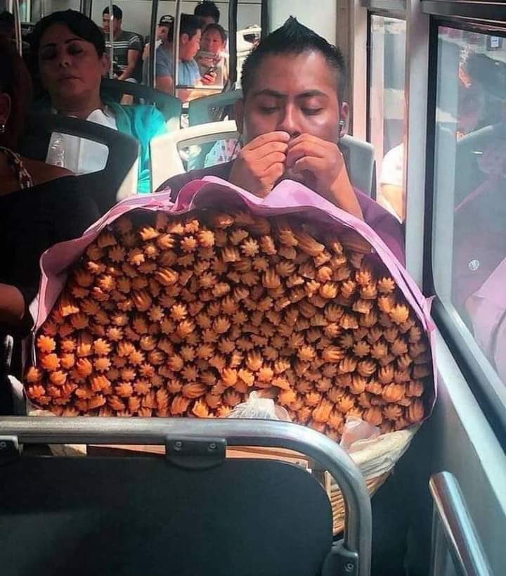 corridosybandas's tweet photo. Por eso esperaba con la carita empapada que llegarás con churros, con mil churros para mí… https://t.co/RwumS5PrrJ