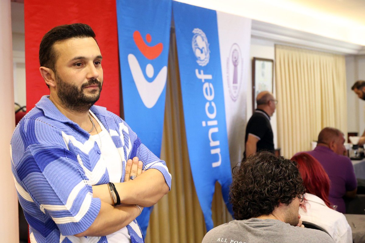 TESK, İstanbul Esnaf ve Sanatkarlar Odaları Birliği ile UNICEF ortaklığında hayata geçen İş İlkeleri Programı kapsamında Kahvemin Tadı olarak düzenlediğimiz Barista Kursları başladı. İstihdam odaklı eğitimler, Kahve Uzmanı Yunus Çakmak tarafından, veriliyor. Eğitim 5 gün sürecek.