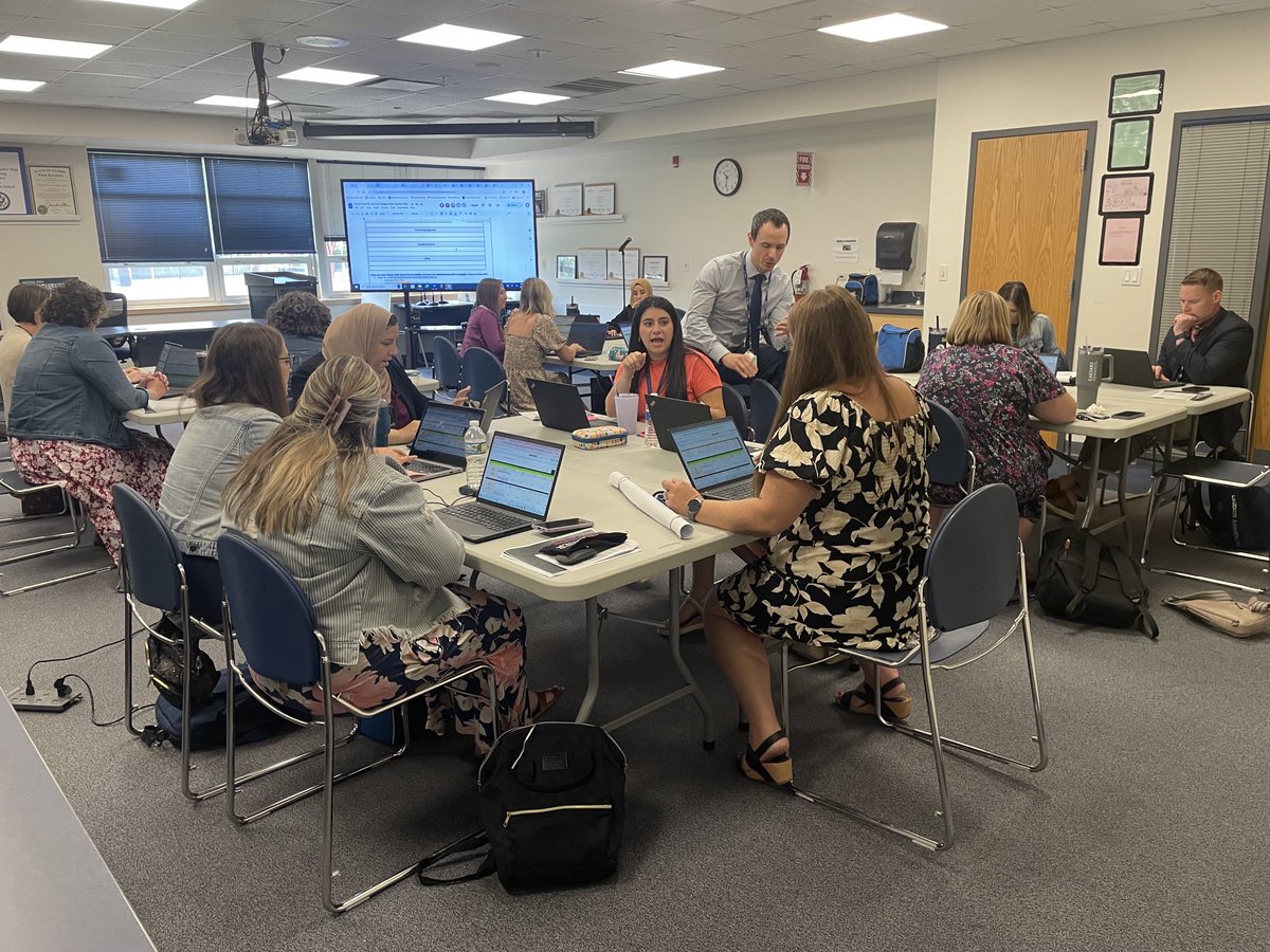 Great ELA meeting today with the principals and team leaders! ⁦<a href="/NorthPalosSD117/">North Palos SD117</a>⁩ ⁦<a href="/njprofita/">Natalie Profita</a>⁩ ⁦<a href="/ShadSalem/">Dr. Shadia Salem</a>⁩ ⁦<a href="/Buscemi117/">𝗞𝗲𝘃𝗶𝗻 𝗕𝘂𝘀𝗰𝗲𝗺𝗶</a>⁩